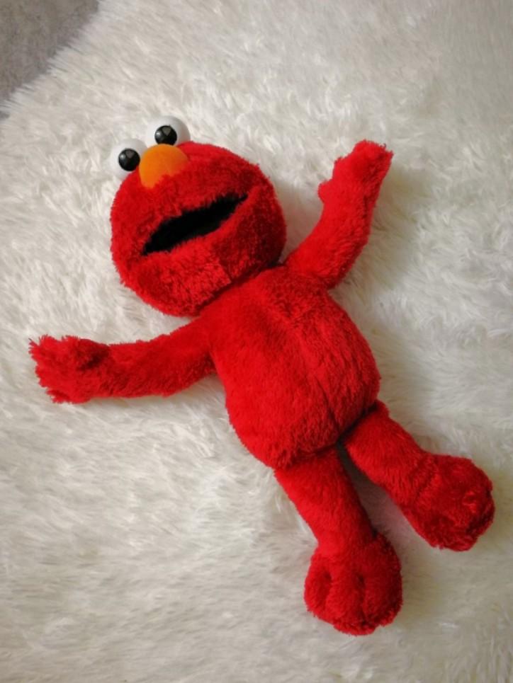 Fisher-Price Sesame Street Elmo Loves You Talking Plush Toy-Needs Batt 