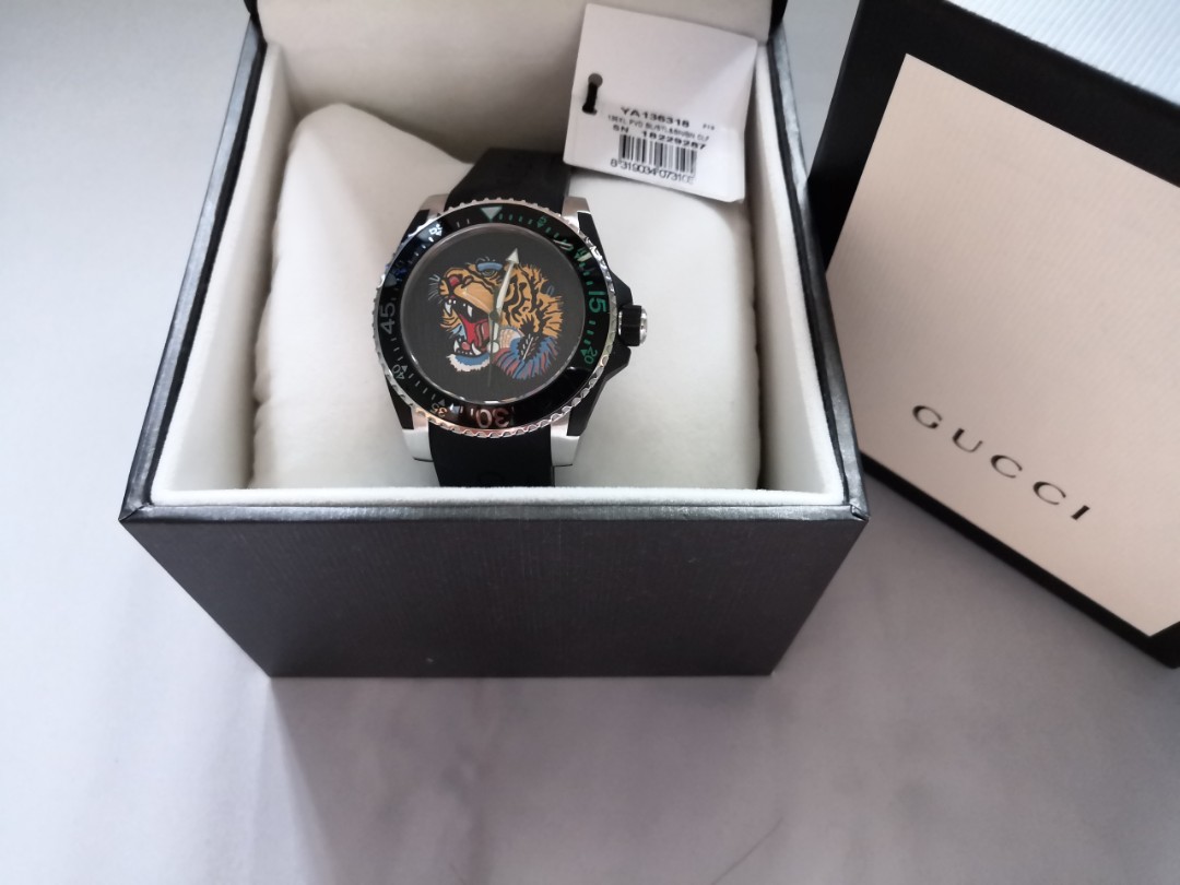 Gucci Dive Tiger Watch 40mm w Rubber Strap Black
