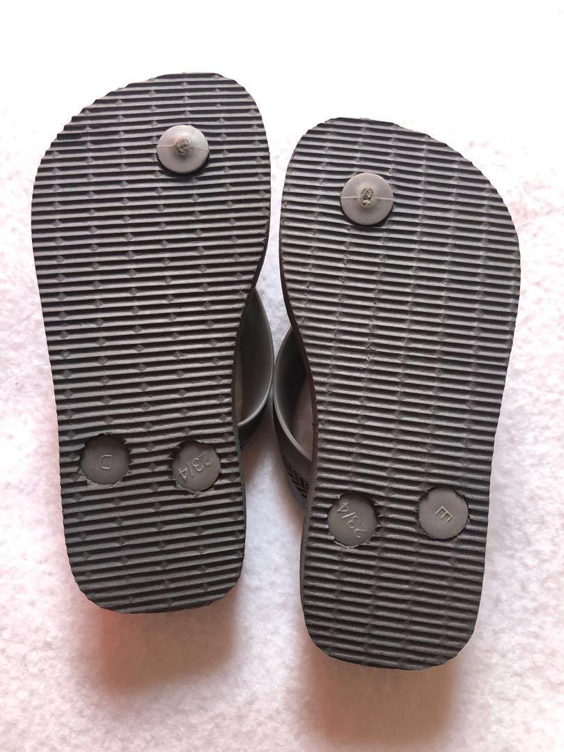 baby yoda flip flops