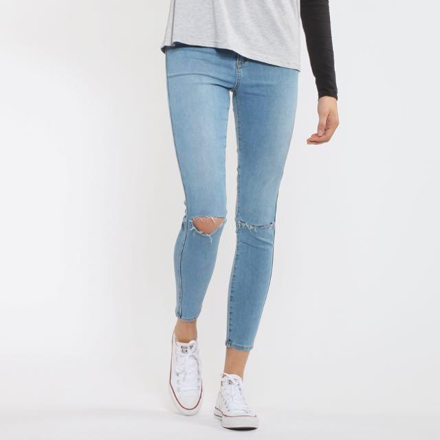 one knee ripped jeans