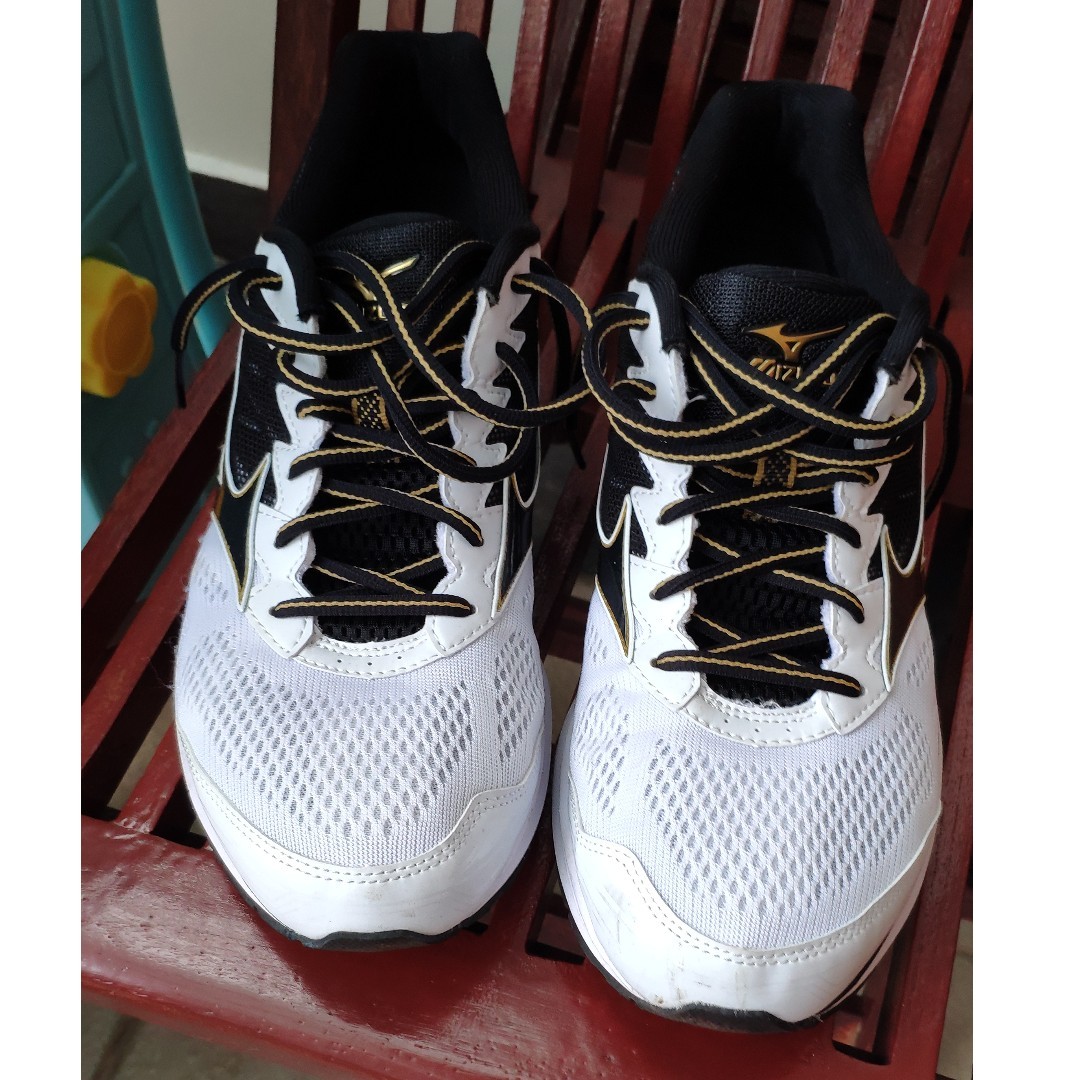 mizuno wave rider 20 gold