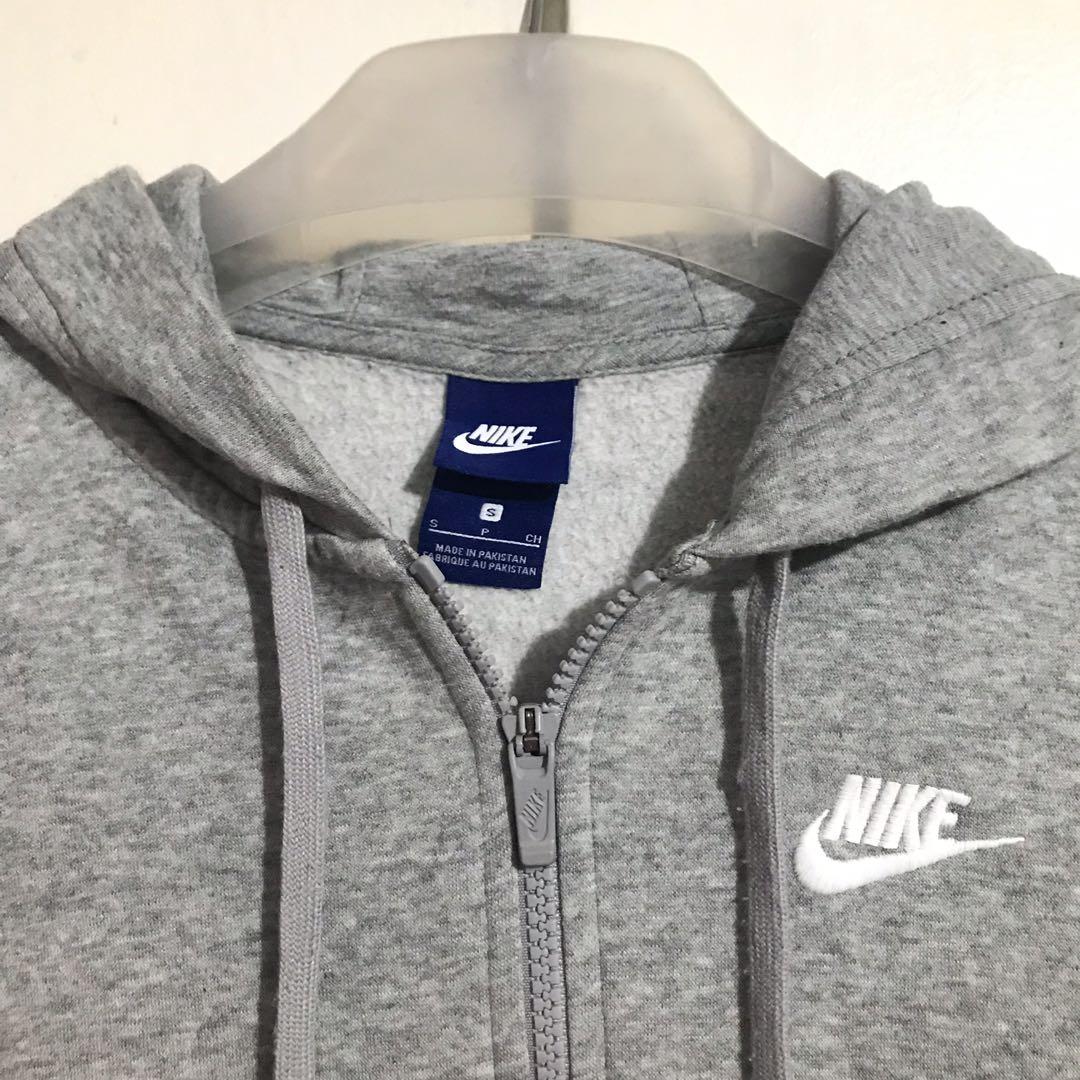 Nike deals gray jacket