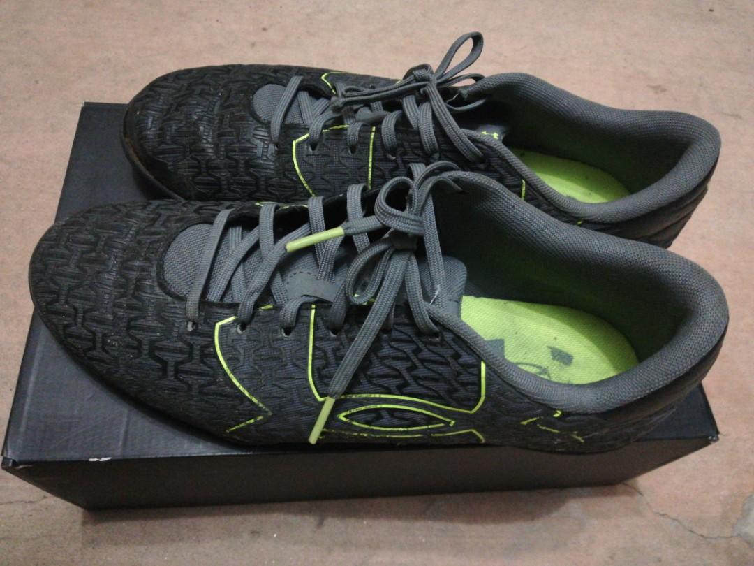 under armour futsal shoes