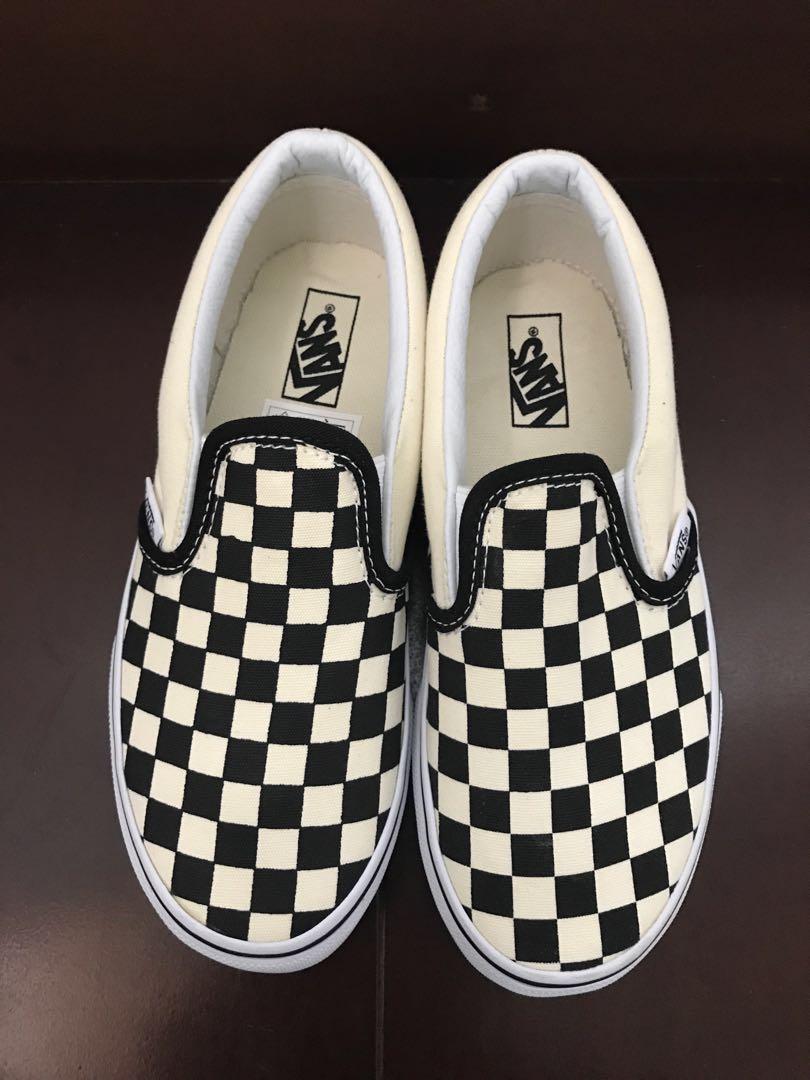 checkerboard slip on vans size 5