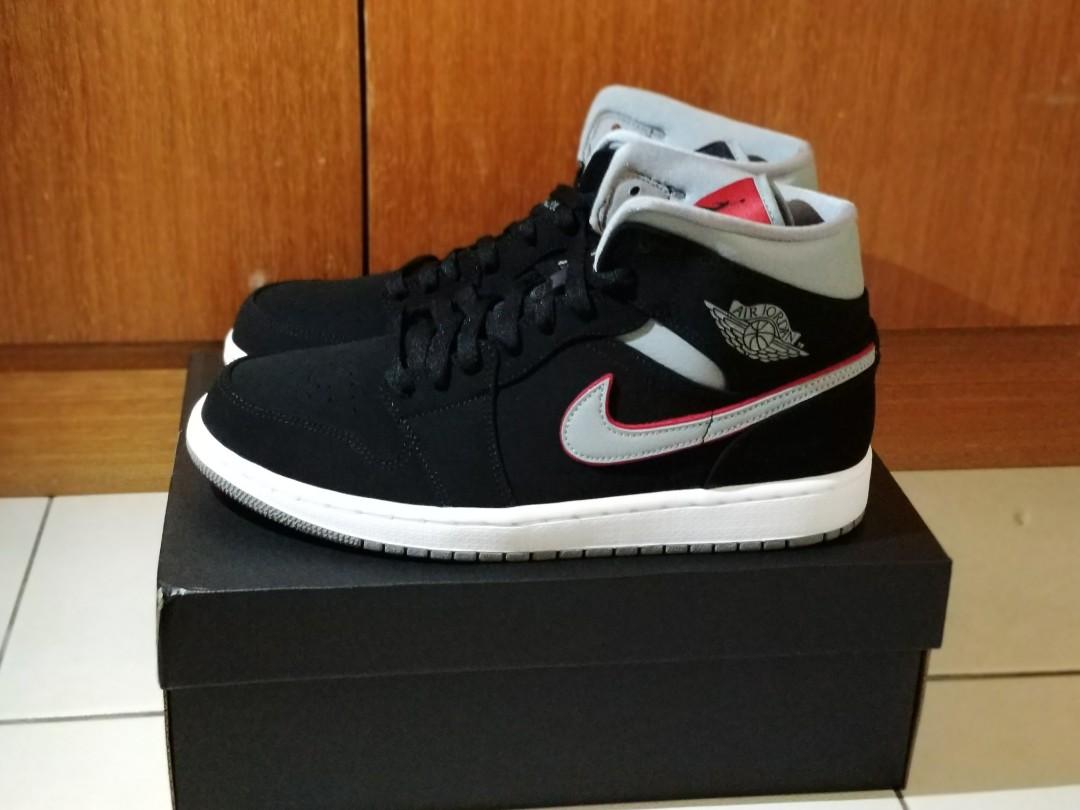 Jordan aj1 mid store black/particle grey/white/gym red