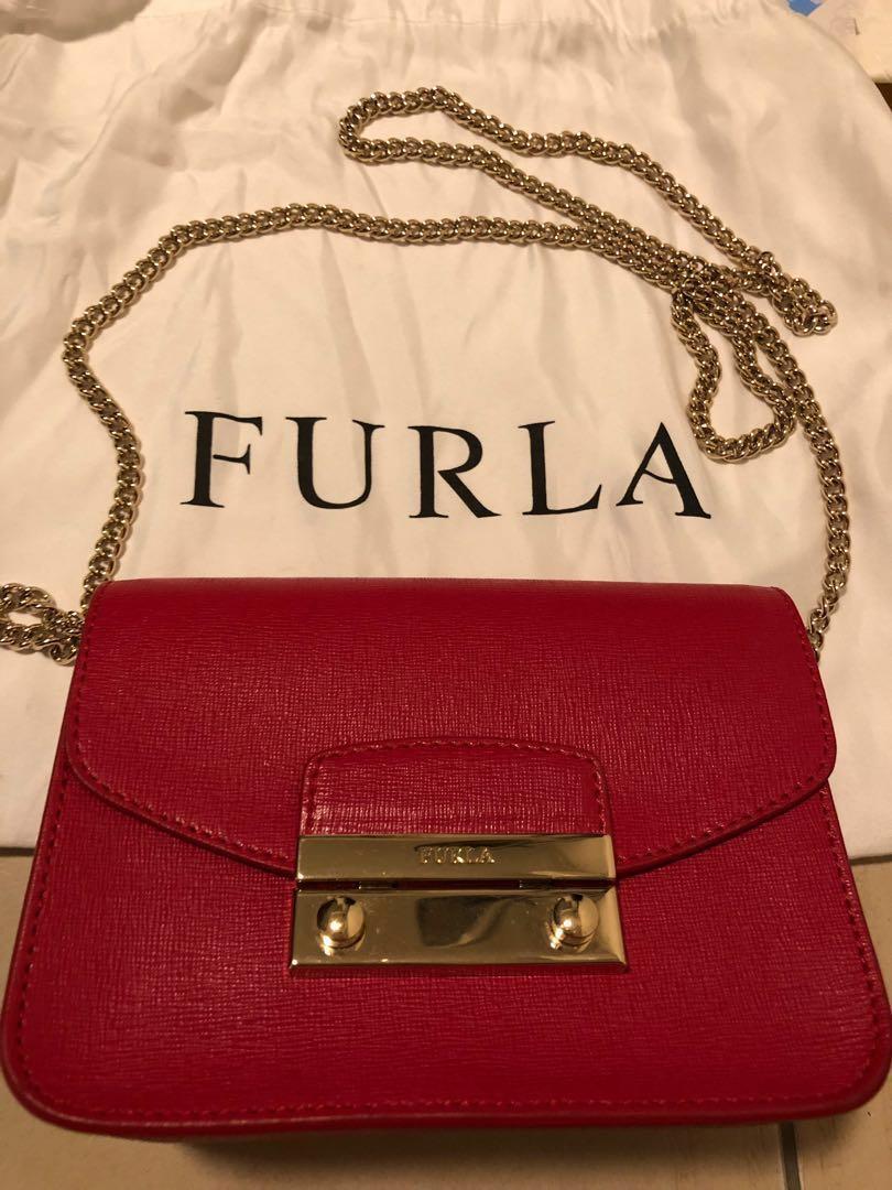 FURLA METROPOLIS CROSSBODY, Women's Fashion, Bags & Wallets, Crossbody