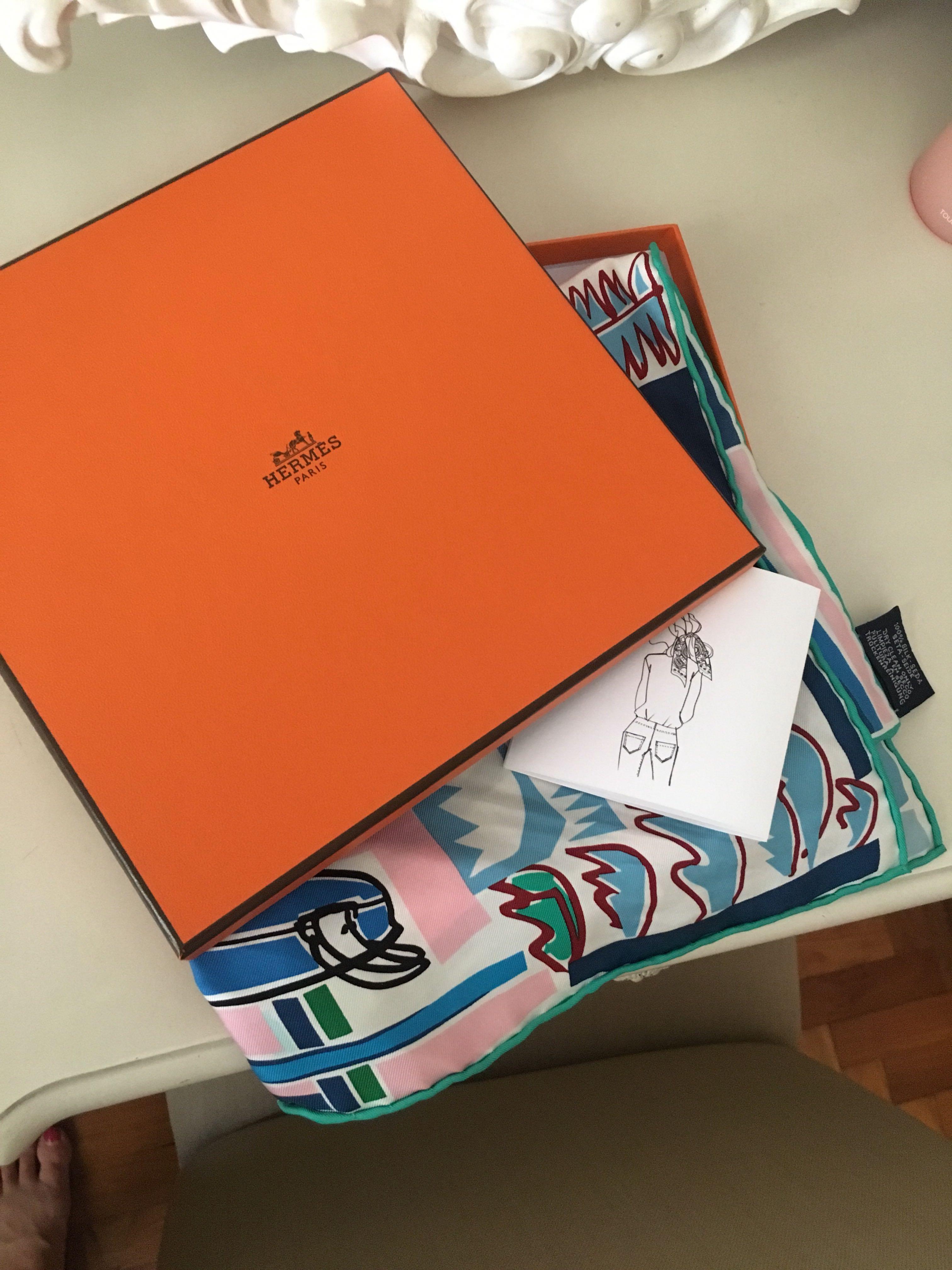 hermes square scarf size