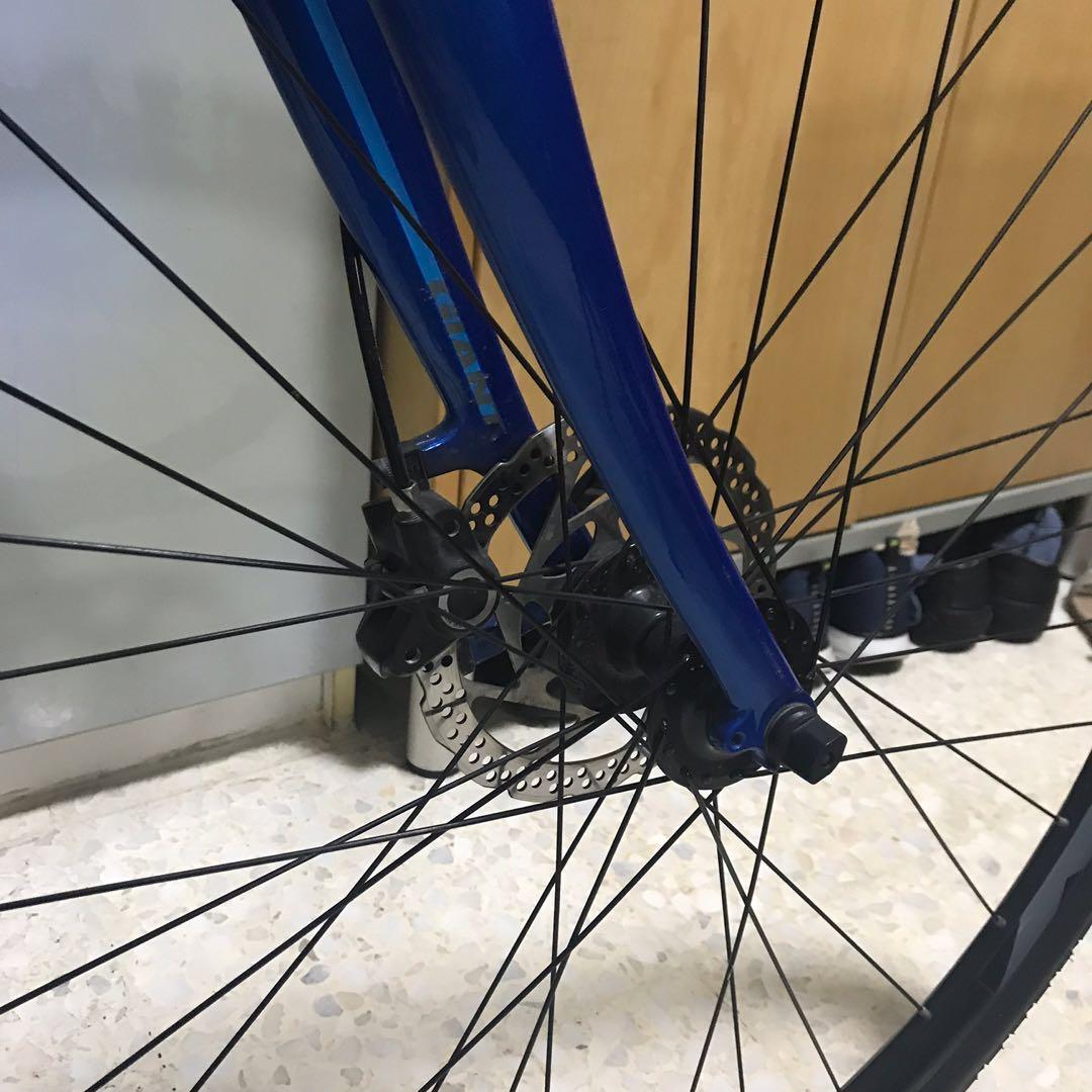 Hybrid bike Giant Escape 1 disc brakes!, Sports Equipment, Bicycles