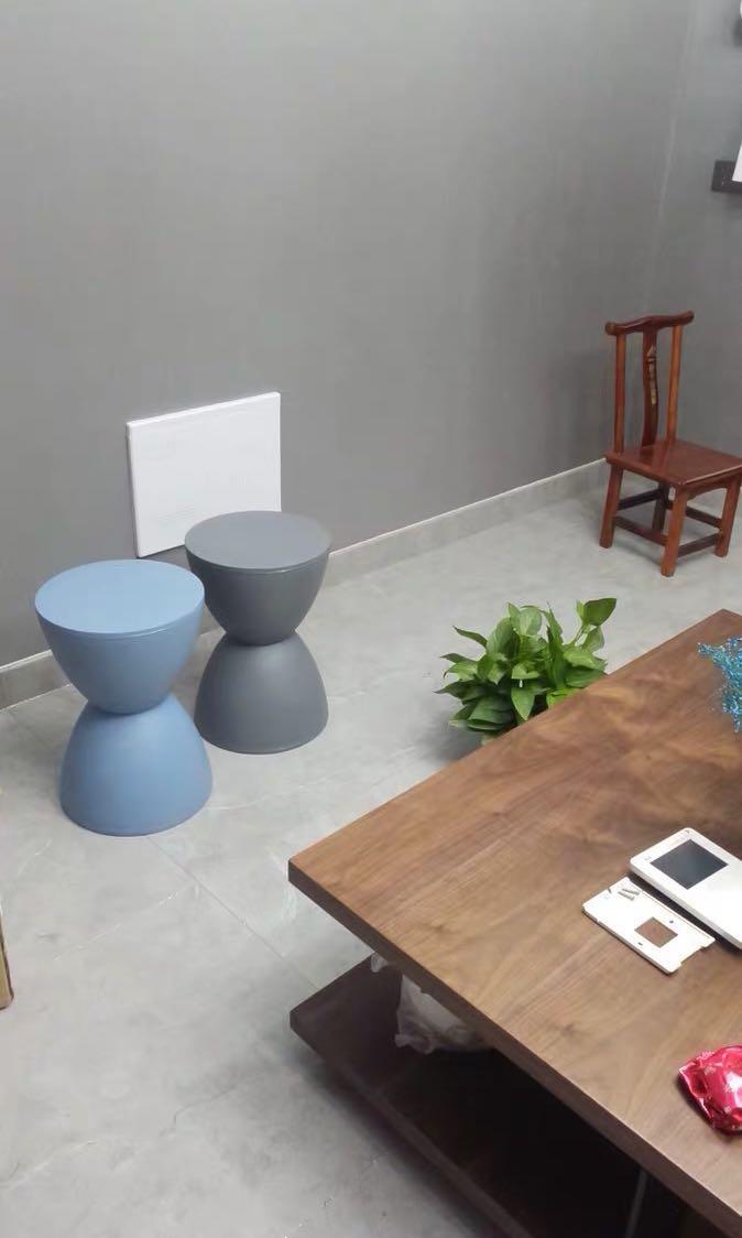 Nordic Scandinavian Hourglass Solid Color Stool Chair