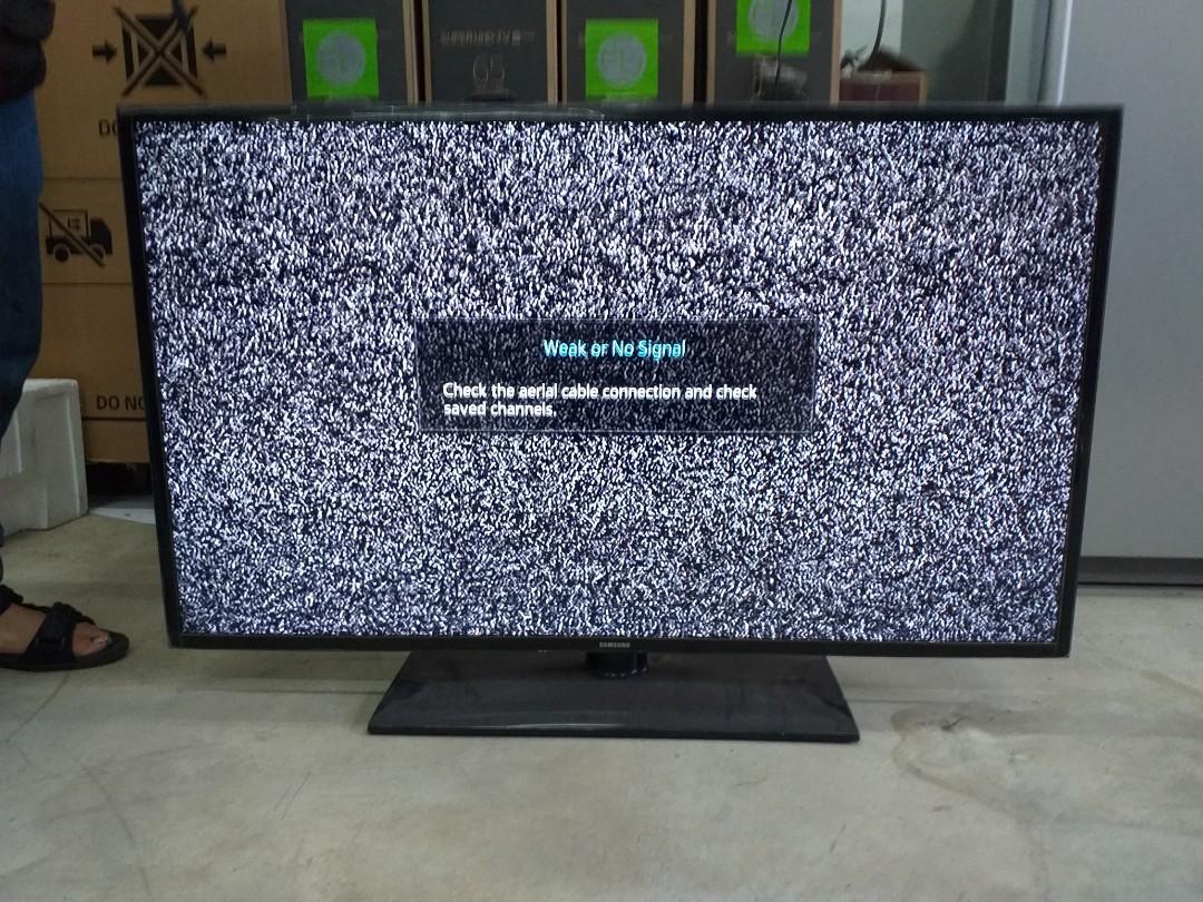 Reduce again ,Take a look as Price reduced Samsung LED TV 46" UA46F6400AM,  Home Appliances, TVs & Entertainment Systems on Carousell