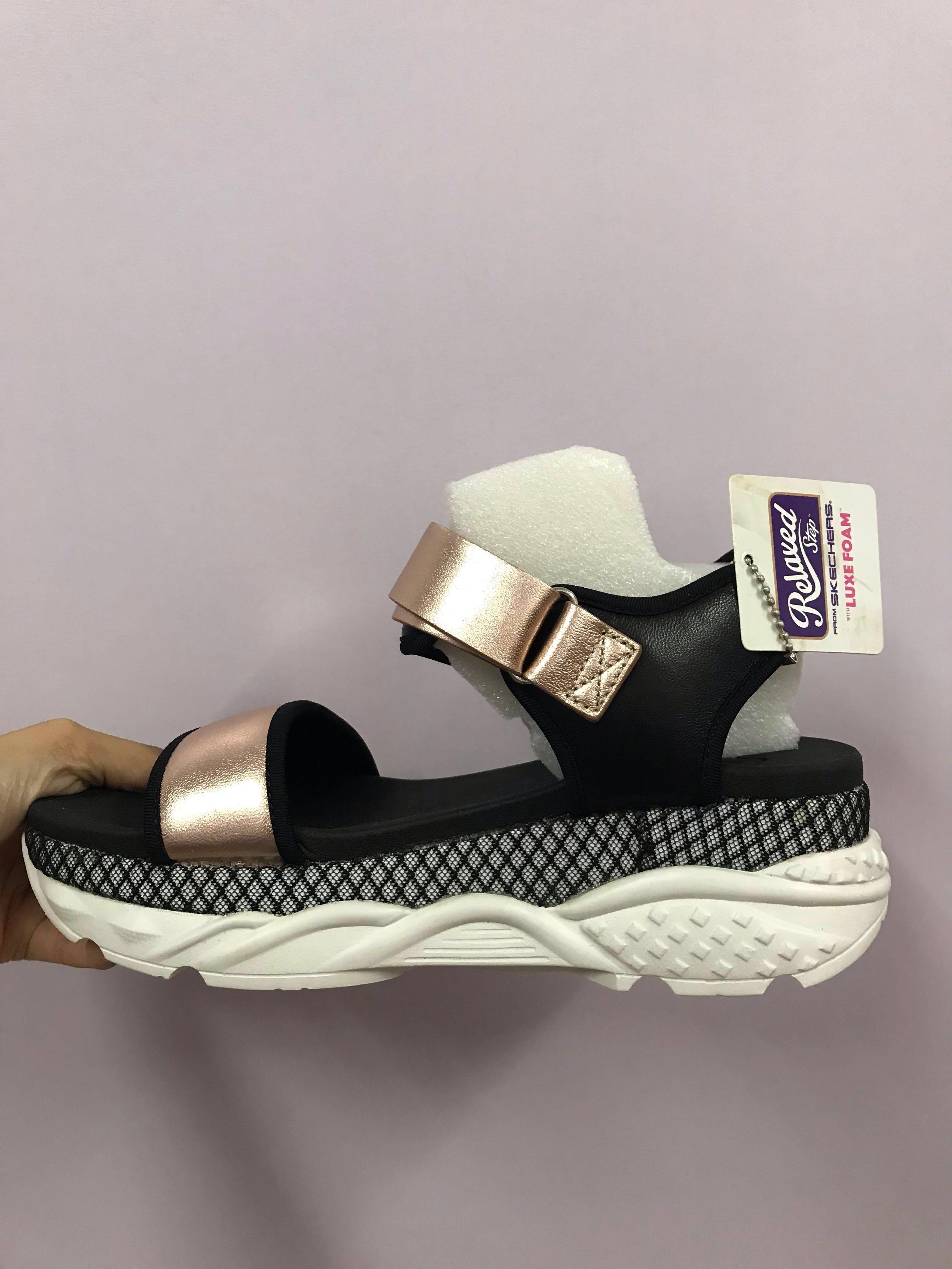 Skechers cloud deals 9 sandals