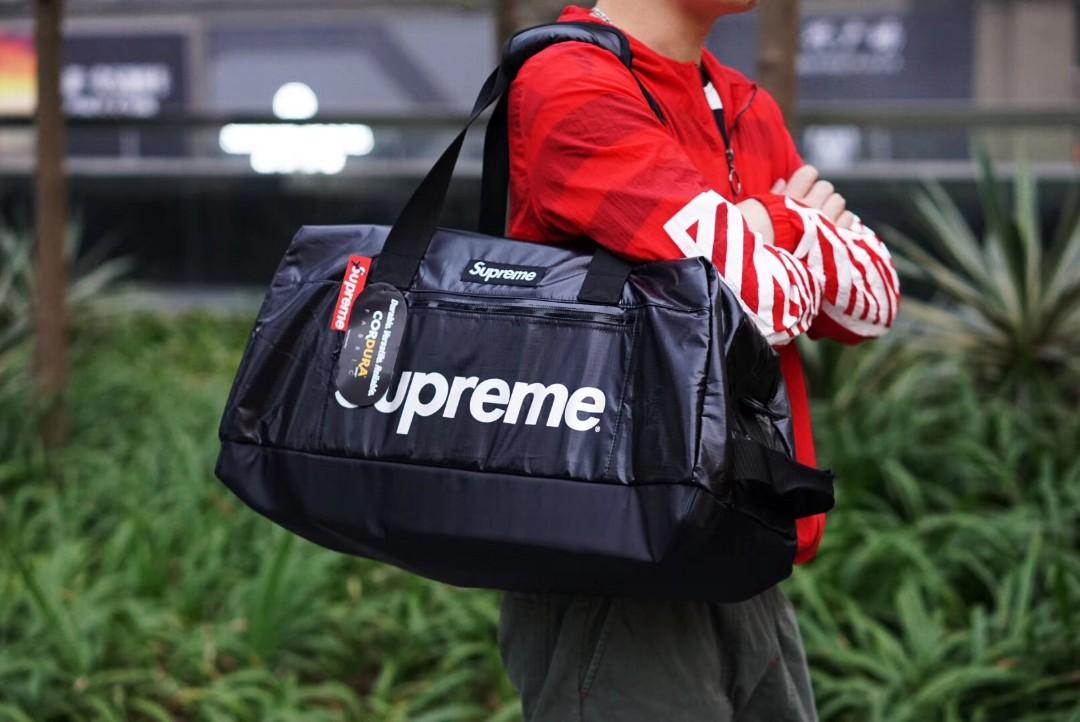 Supreme duffle discount bag fw17