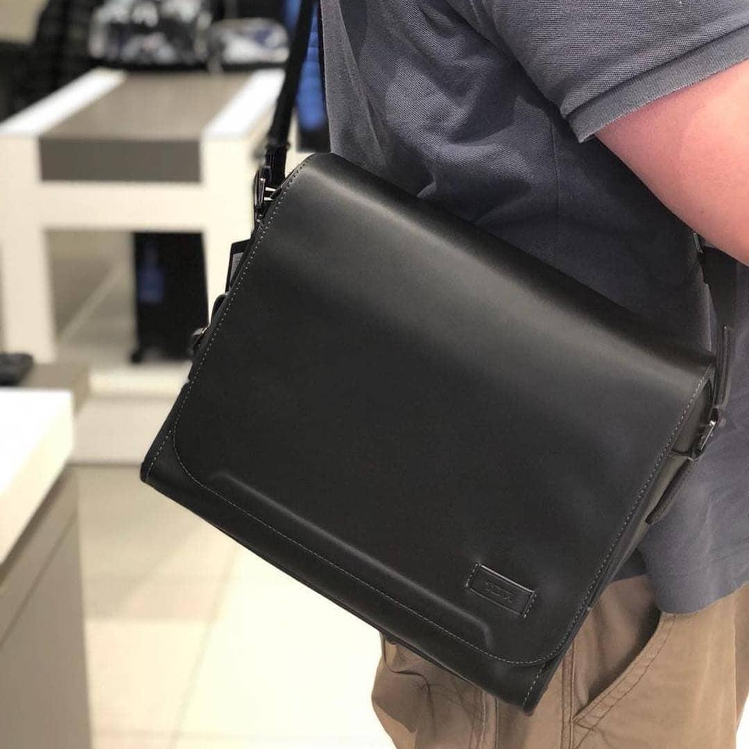 Tumi davenport messenger bag cheap
