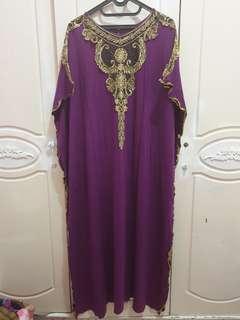 Kaftan ungu