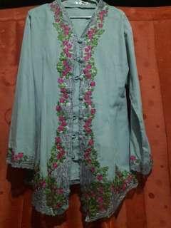 kebaya abu