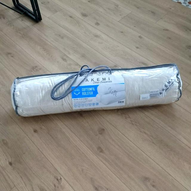 Akemi bolster sales