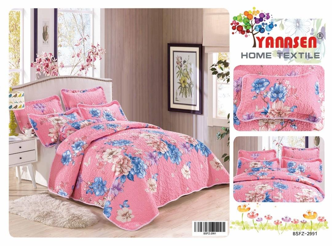 Cadar Patchwork (Category: Bedding & Towels) located in Klang. Submitted by _nostalgia (Listing ID 223608725, Image 1). Description: 4 sarung bantal 1 sarung bantal 1 alas tilam.