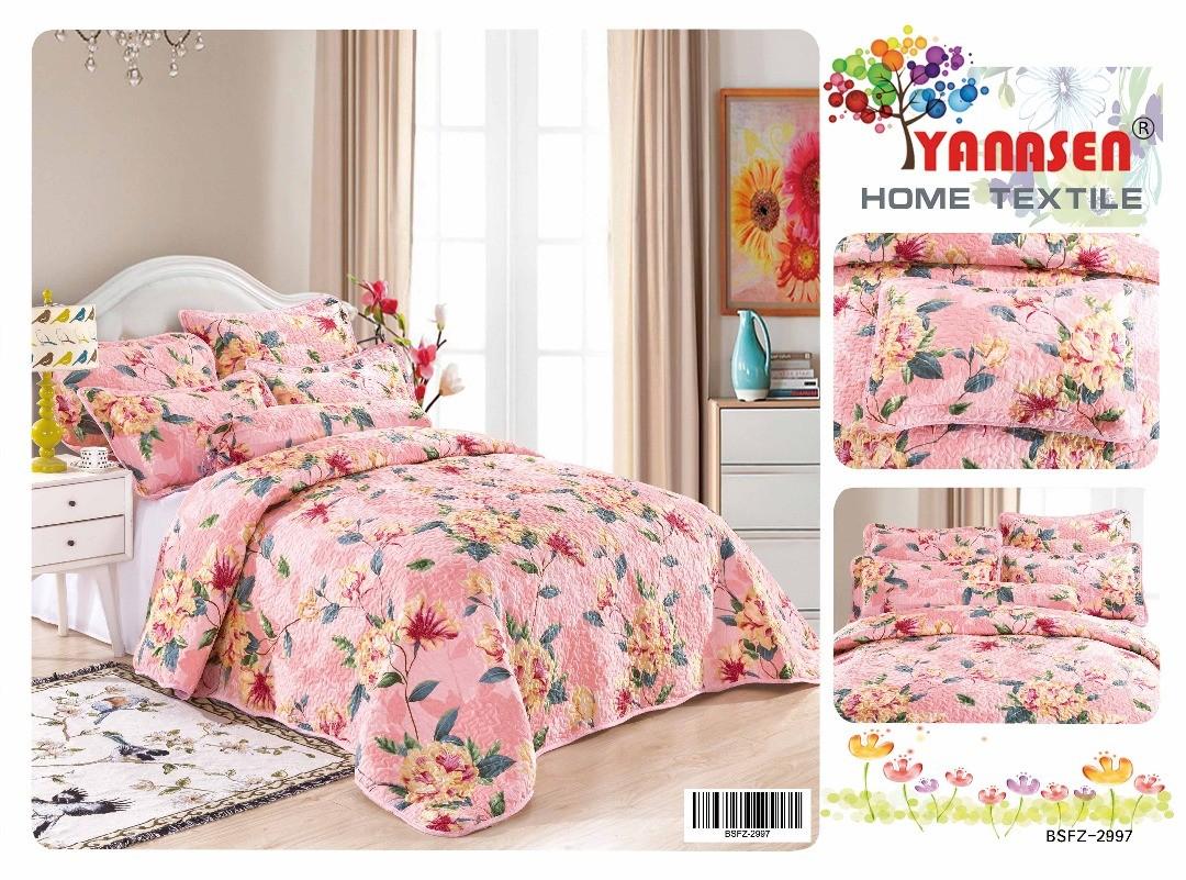 Cadar Patchwork (Category: Bedding & Towels) located in Klang. Submitted by _nostalgia (Listing ID 223608725, Image 3). Description: 4 sarung bantal 1 sarung bantal 1 alas tilam.