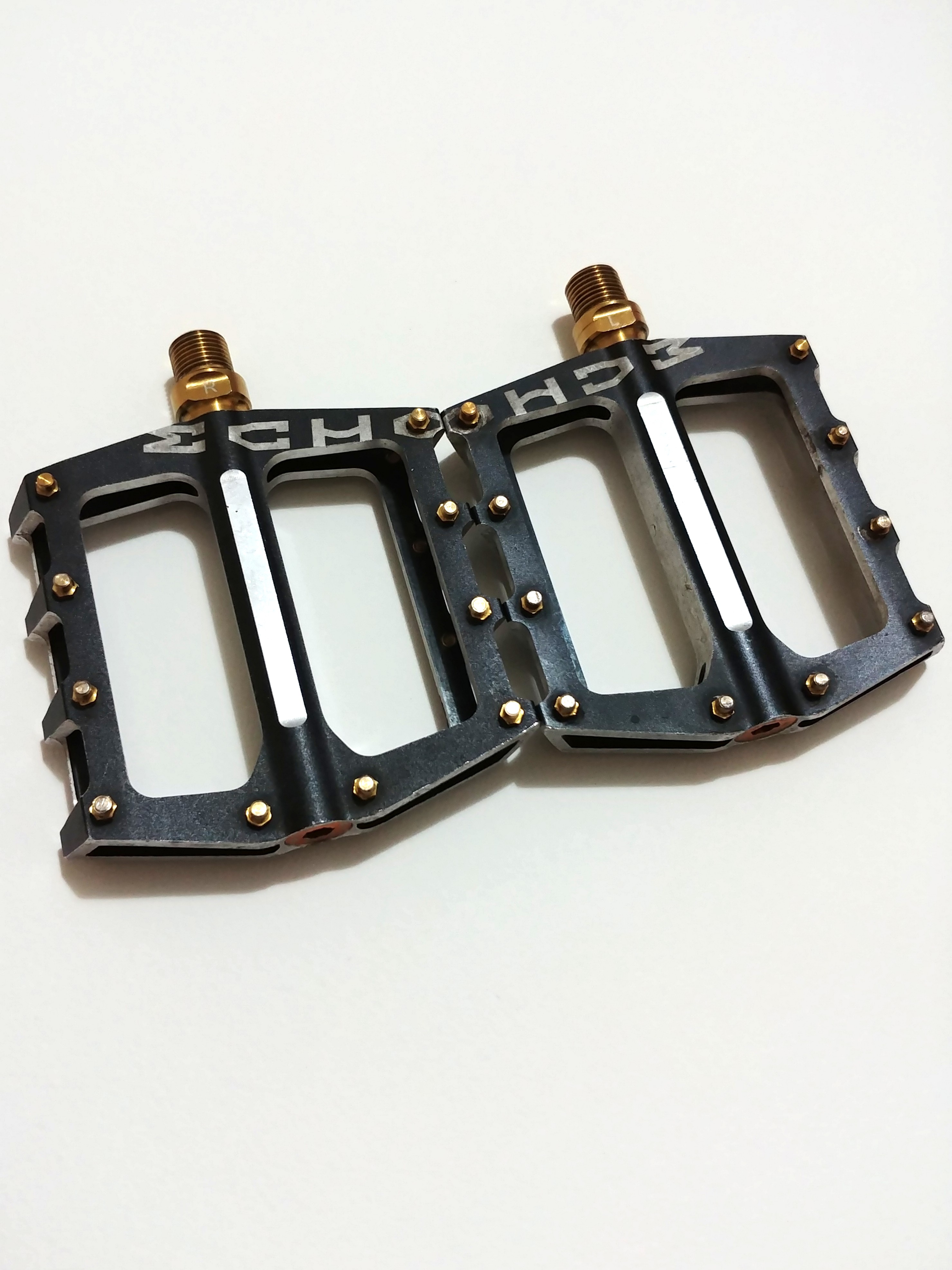 Titanium flat pedals shop