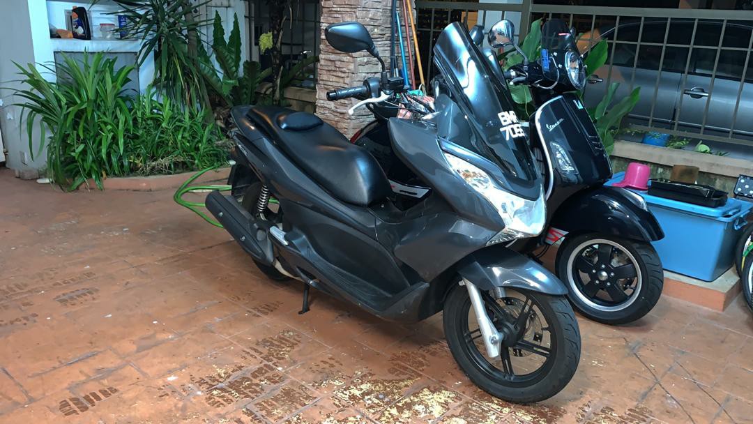 Honda Pcx 150 13 Motorbikes On Carousell Honda Pcx 150 13 Motorbikes On Carousell