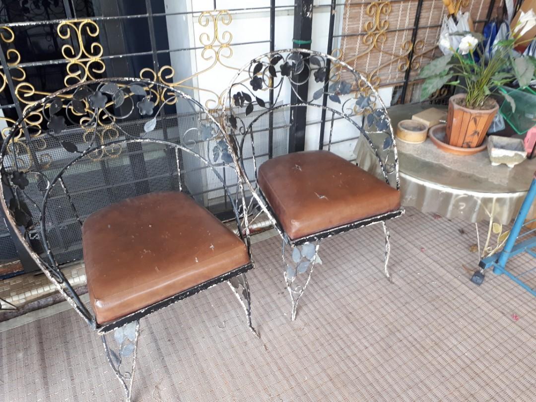 Kerusi Besi Klasik, Furniture & Home Living, Outdoor Furniture on Carousell