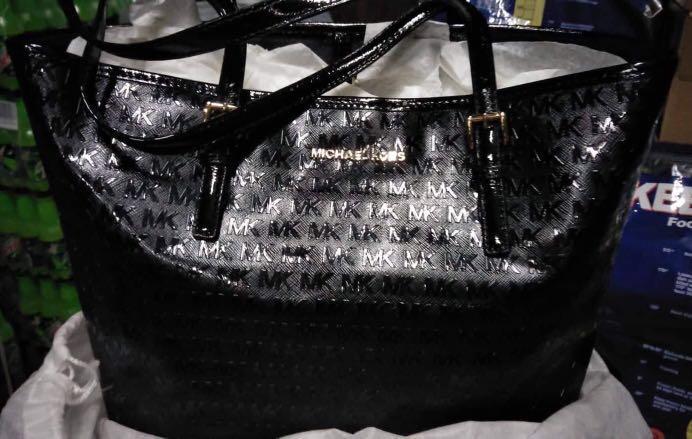 Michael Kors Glossy Black Medium Tote Bag, Luxury, Bags & Wallets on  Carousell