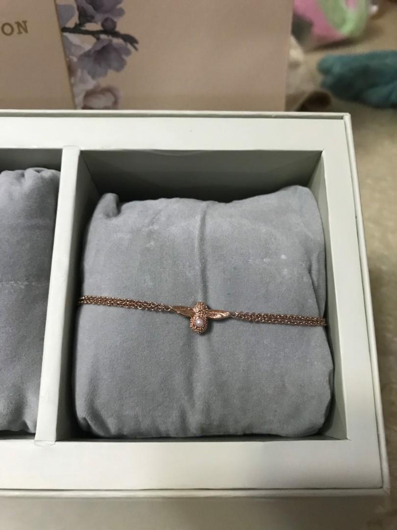 Olivia burton hotsell bee bangle