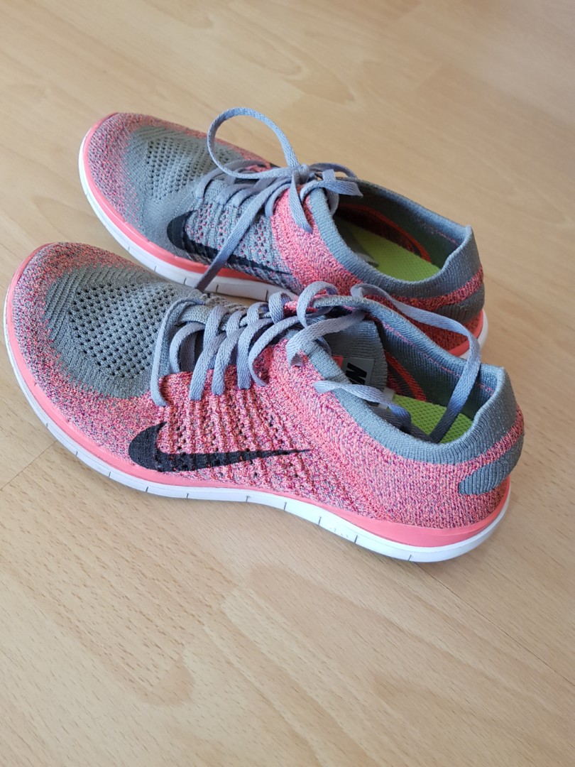 grey running shoes