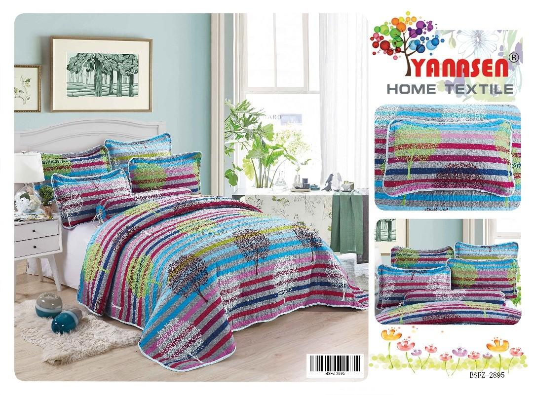 Patchwork 6in1 (Category: Bedding & Towels) located in Klang. Submitted by _nostalgia (Listing ID 223608418, Image 1). Description: 4 sarung bantal 1 sarung bantal peluk 1 alas tilam.