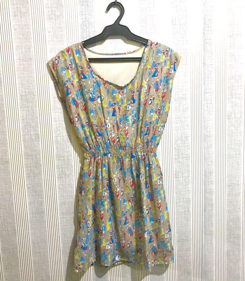 Printed Dress (Category: Dresses) located in Manila. Submitted by prelovedimpulse (Listing ID 196997601, Image 1). Description: .