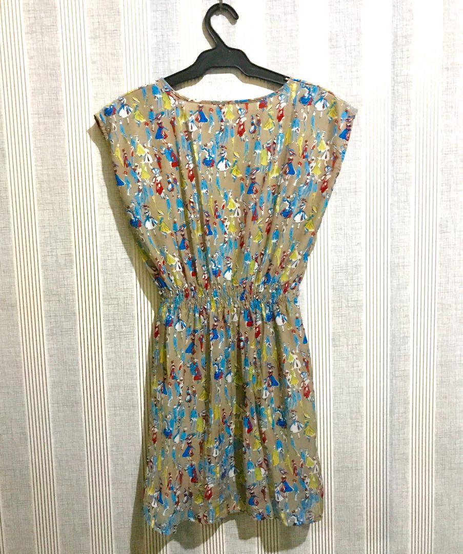 Printed Dress (Category: Dresses) located in Manila. Submitted by prelovedimpulse (Listing ID 196997601, Image 2). Description: .