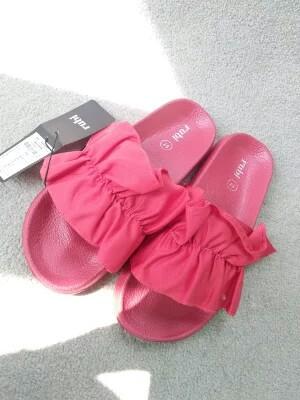 Rubi wild on sale slide sandals