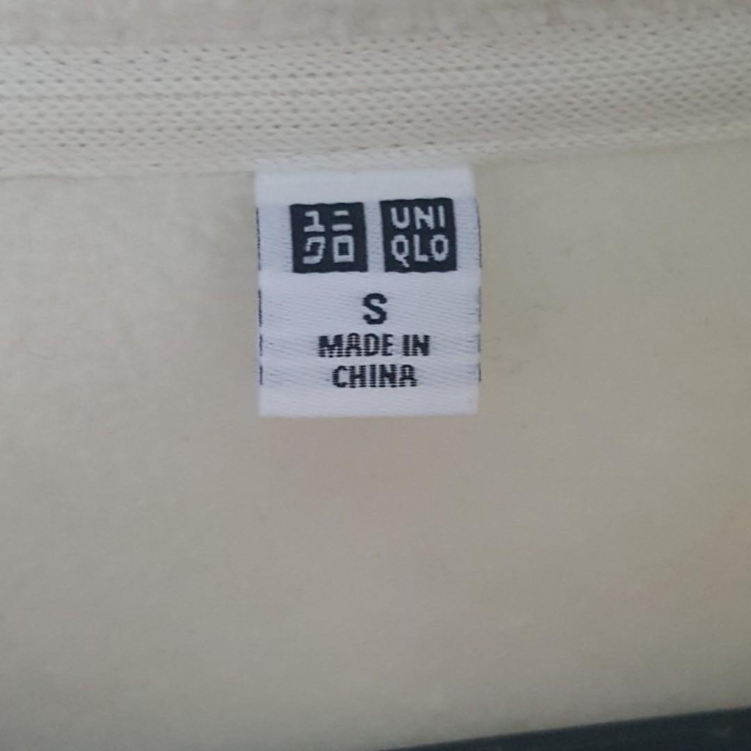 Uniqlo Cream Fleece Jacket (Category: Hoodies) located in Makati City. Submitted by luthienbabe (Listing ID 223611858, Image 3). Description: Excellent condition No flaws Very soft and comfy Payment: BPI, Meet ups, Palawan Express Please ask all questions as I don't accept cancelations and returns No rush shipping. Item will be ship out 1-2 days after payment Delays are not fault of the seller but I will help you follow up with courier.