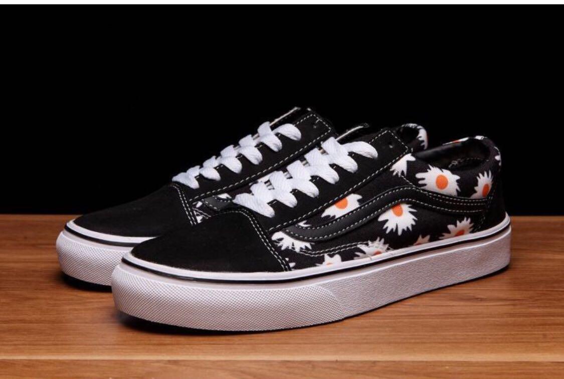 flowery vans