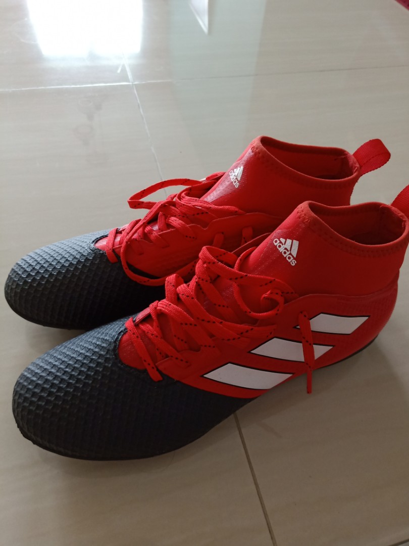 Adidas Soccer Boots, Women's Fashion, Footwear, Sneakers on Carousell