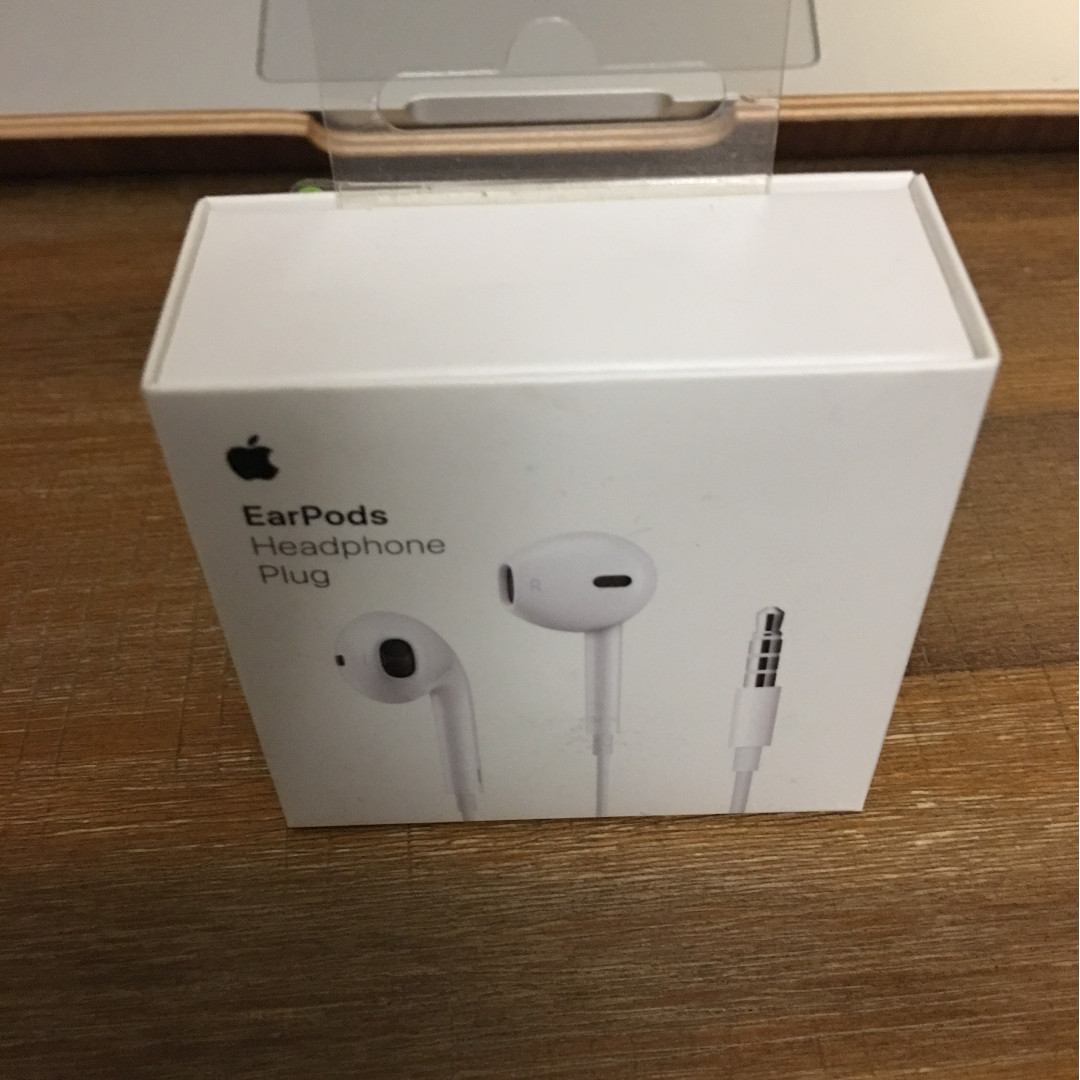 Challenger apple earpiece store