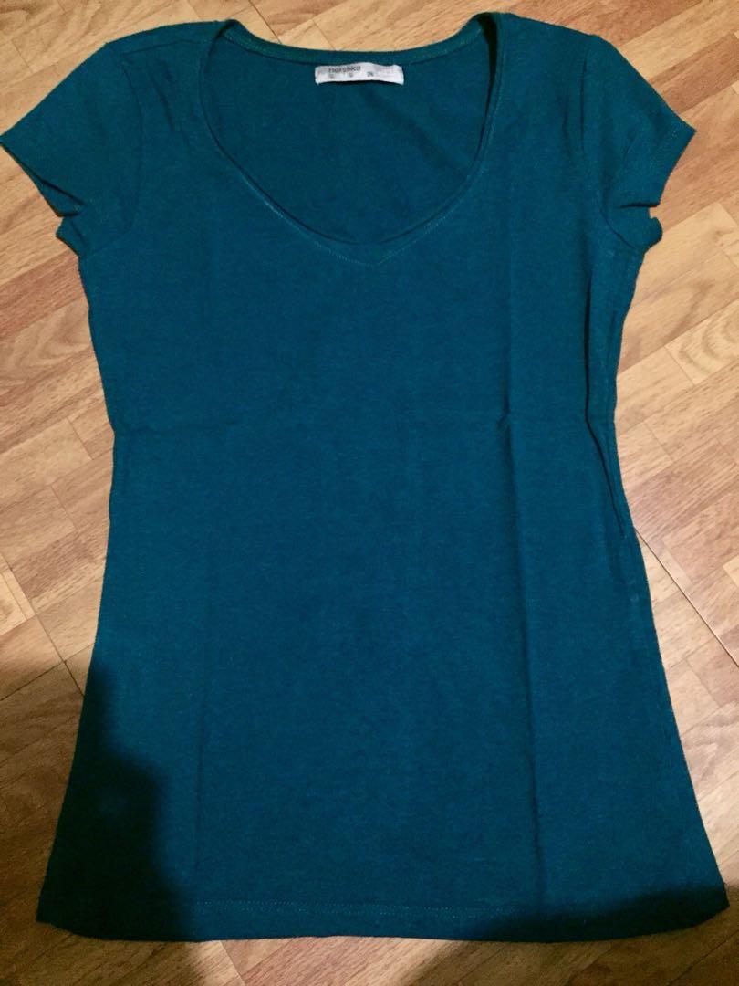 Bershka Top (Category: Sleeveless) located in Bulacan. Submitted by eggna (Listing ID 223759084, Image 1). Description: ALMOST BRAND NEW!!😭 But I have to declutter. Get it now!.