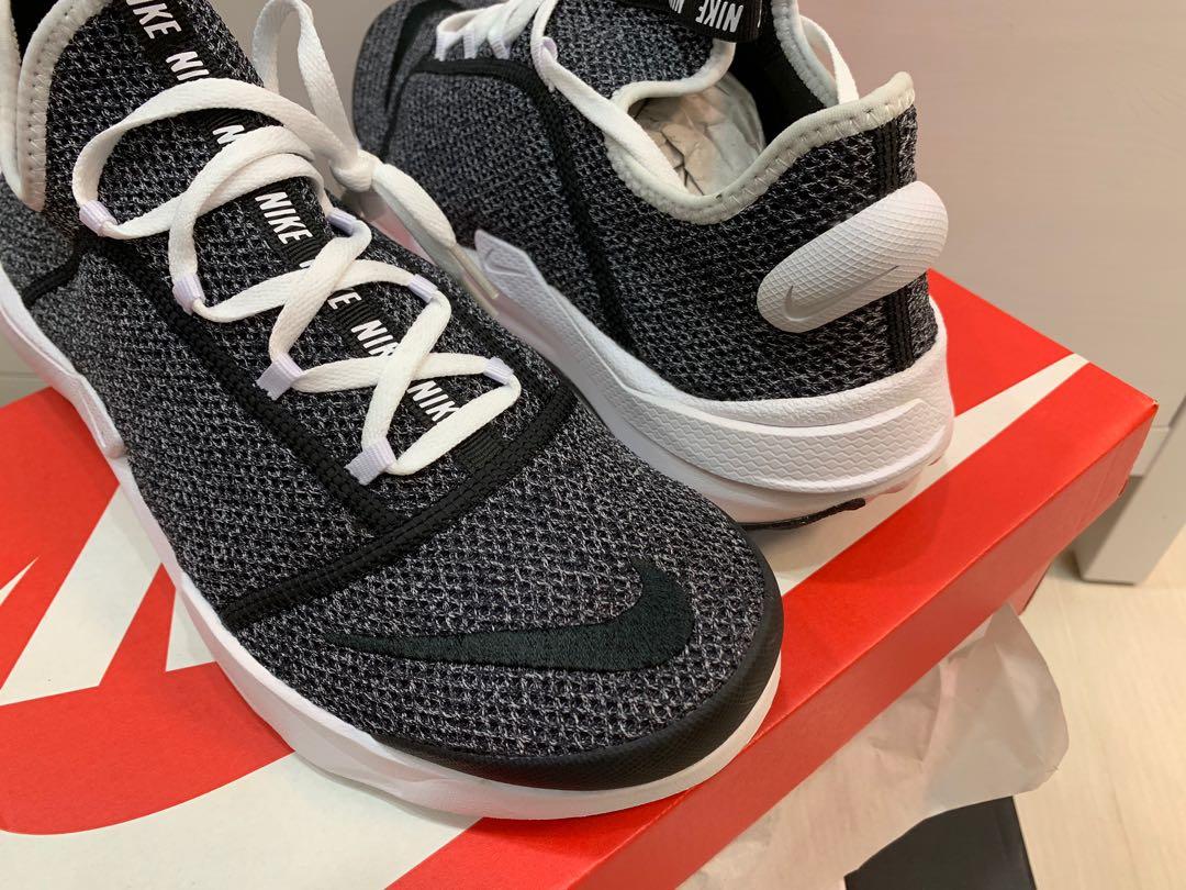 Brand new Nike shift one 1 SE. BNIB