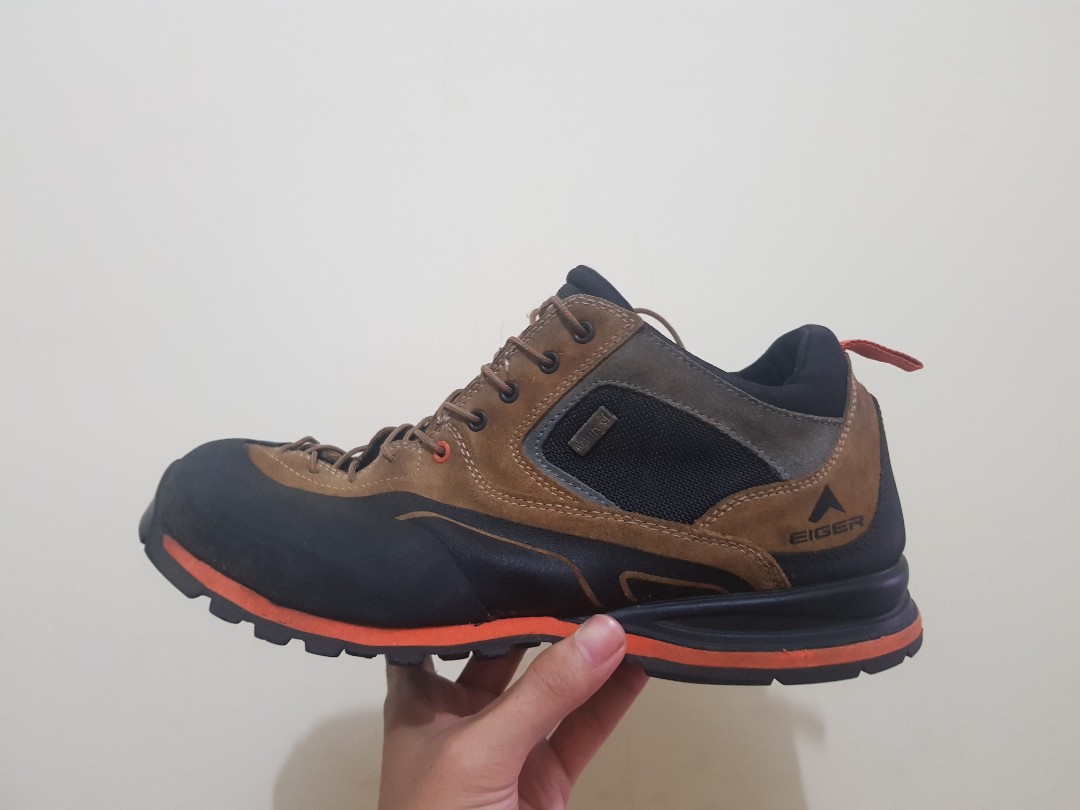 Jual Sepatu Gunung Eiger Kondisi Mantap Fesyen Pria Sepatu Sepatu Boot Di Carousell