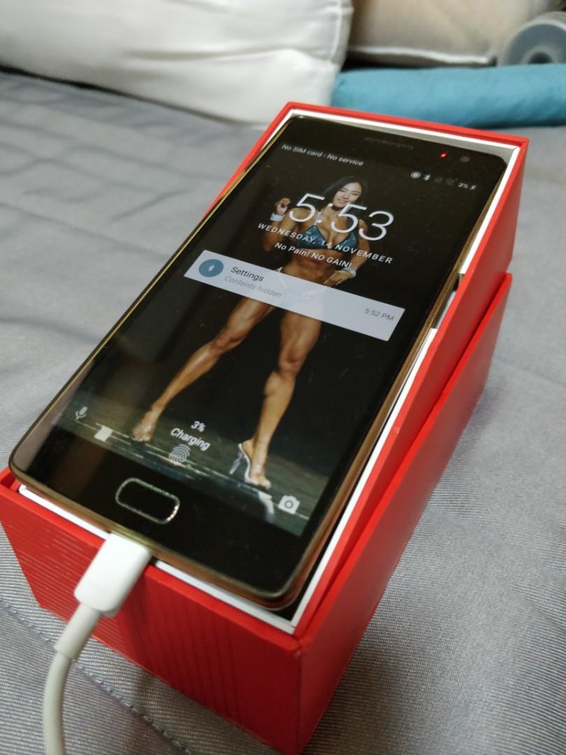 OnePlus 2 (Category: OnePlus) located in Singapore. Submitted by jerl88 (Listing ID 223738457, Image 2). Description: 64 gb space 4gb ram Mint condition One plus two box + phone cover protector No charger & no cable With cable ( additional $8 lighting cable fast charging cable) It has a waistline of just 9.8mm and weighs of 175g. The smartphone is powered by a powerful 64-bit Snapdragon 810 octa-core processor, aided by an equally powerful 4GB RA