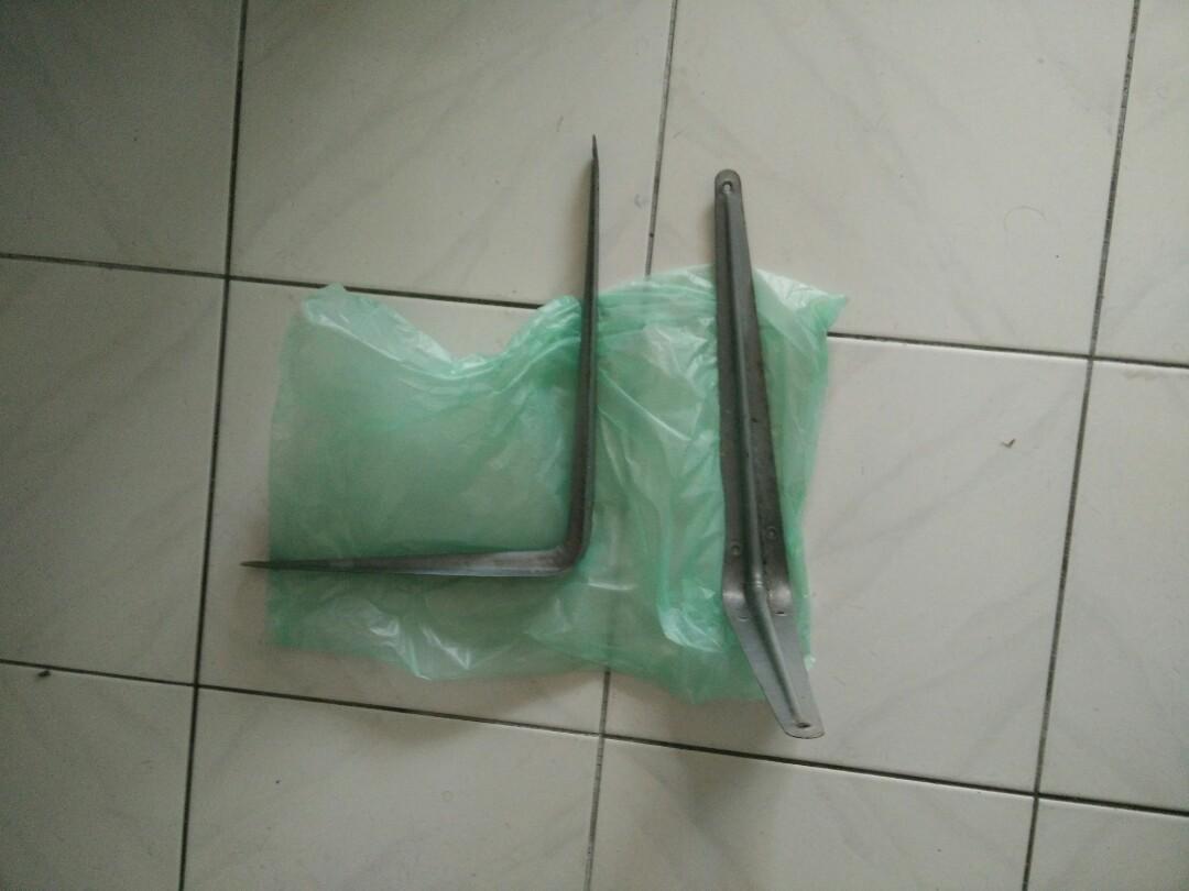 Rack Brackets (Category: Bathroom & Kitchen Fixtures) located in Kuala Lumpur. Submitted by badi99 (Listing ID 223762601, Image 2). Description: Free.