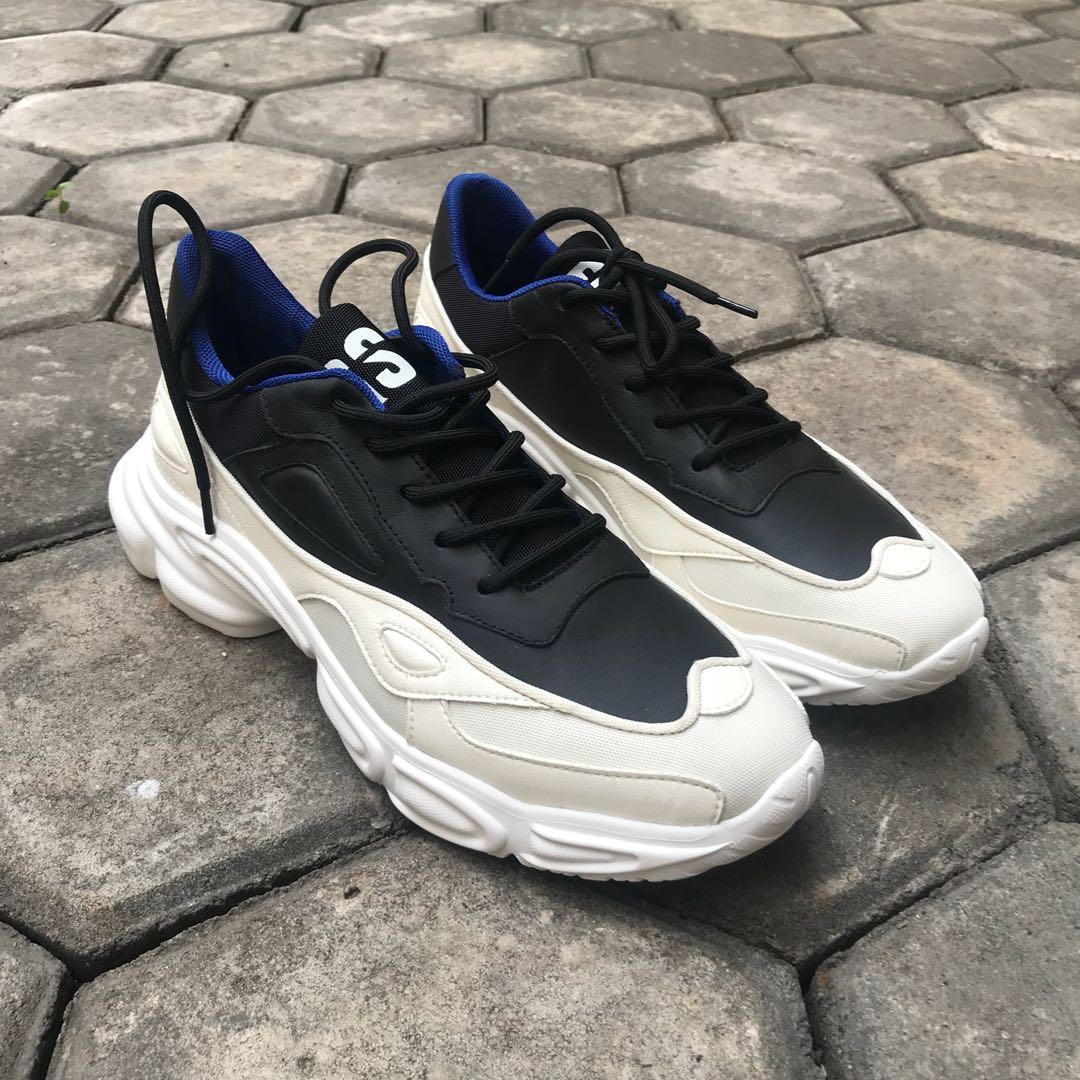 Sepatu no brand look like ozweego raf simons, Fesyen Pria, Sepatu ,  Sneakers di Carousell