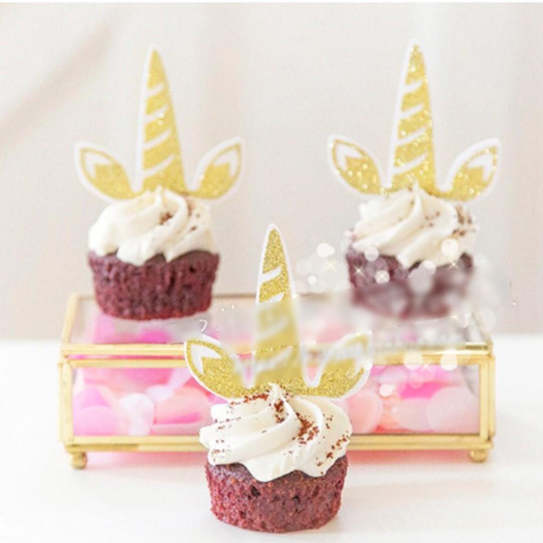 10 Unicorn Cupcake Toppers In Glitter Food Drinks Baked Goods On Carousell