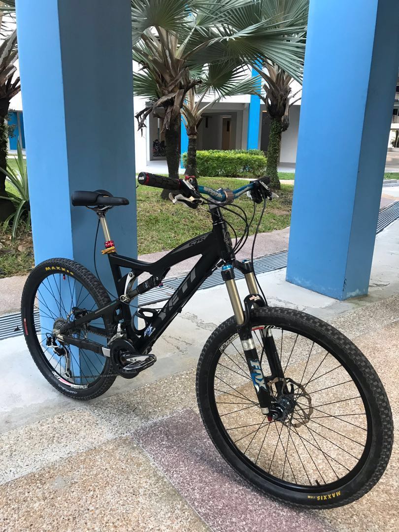 yeti dual suspension mountain bike