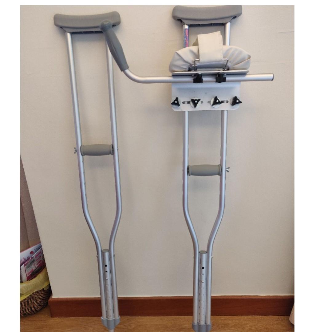 Axillary Crutches pair with one Platform crutch attachment, Health