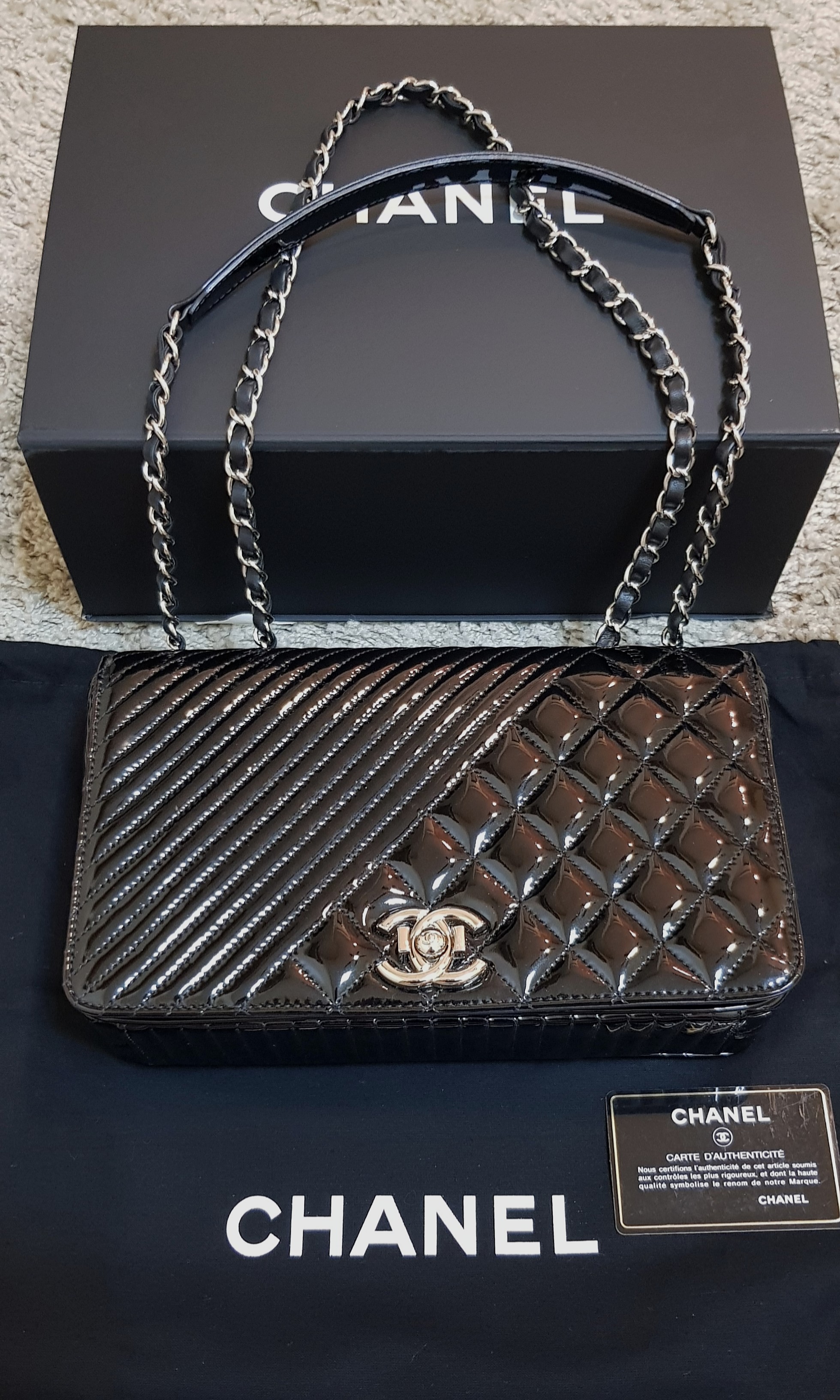 Quilted chevron bag sale