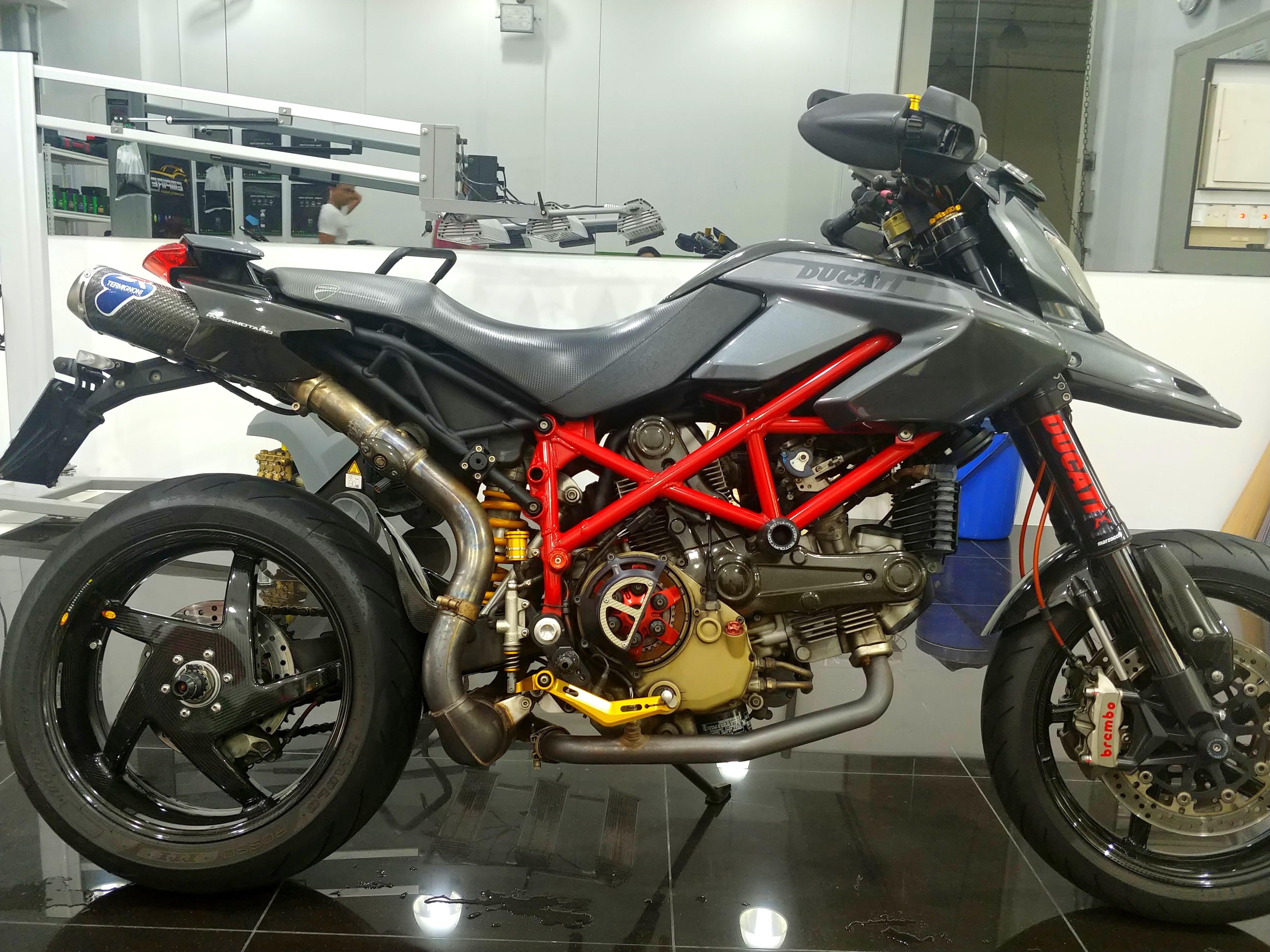 Ducati Hypermotard 1100 Custom ~ Moto250x
