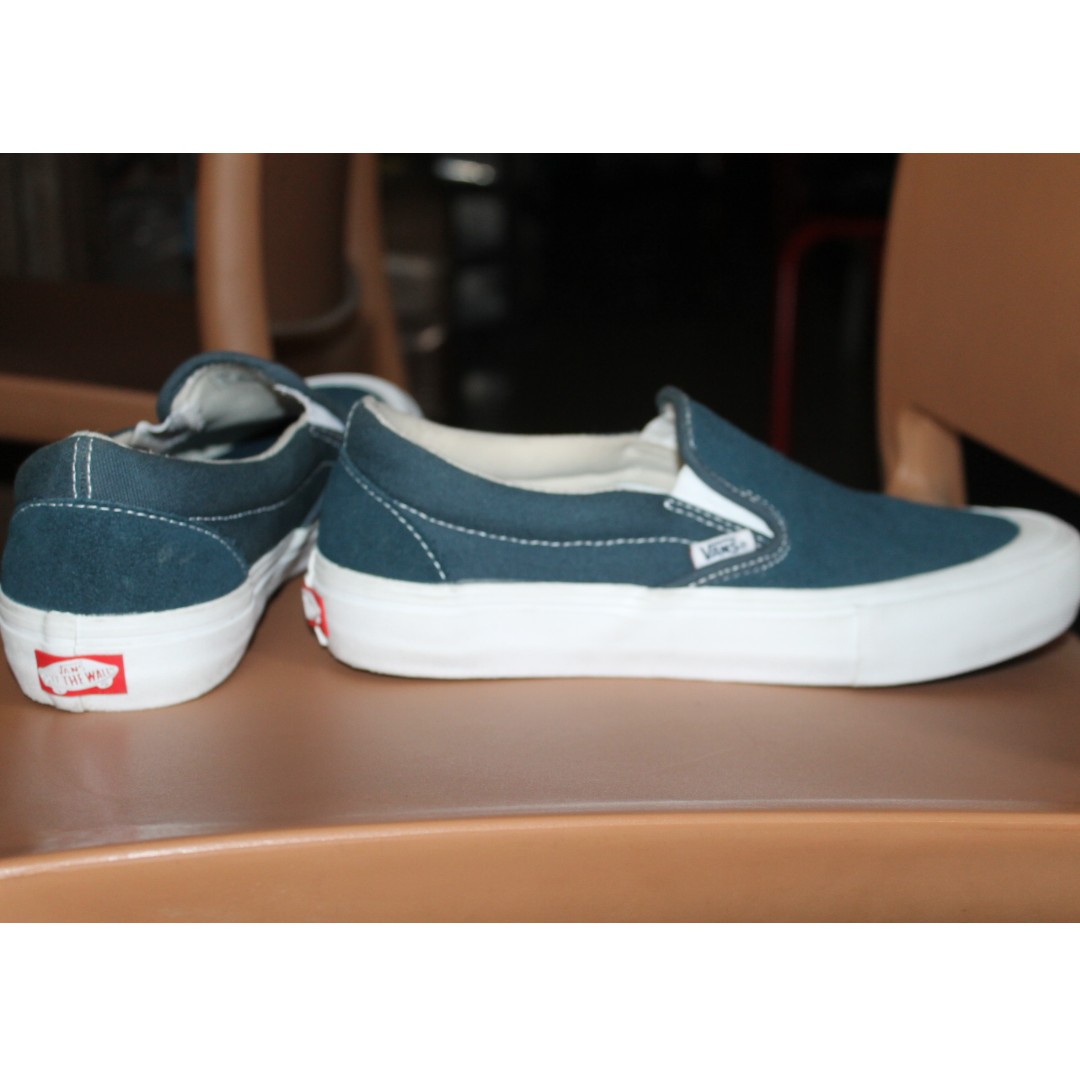Vans slip on with toe cap hotsell