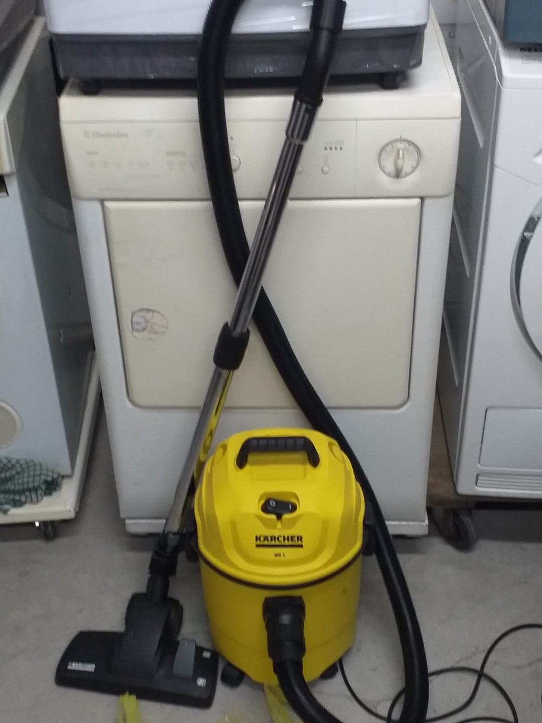 Karcher WD1 MultiPurpose Wet and Dry Vacuum Cleaner WITH BLOWER