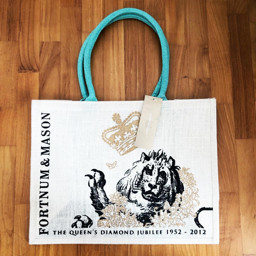 LARGE FORTNUM AND MASON THE QUEEN'S DIAMOND JUBILEE JUTE SHOPPING TOTE